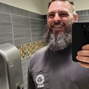 Meet your Posher, Eric